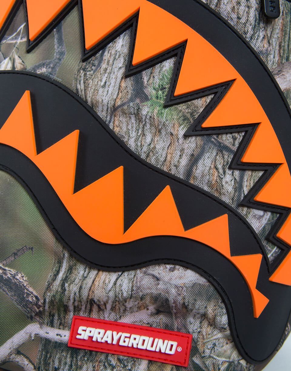 WILD LIFE HUNTER RUBBER SHARK BACKPACK