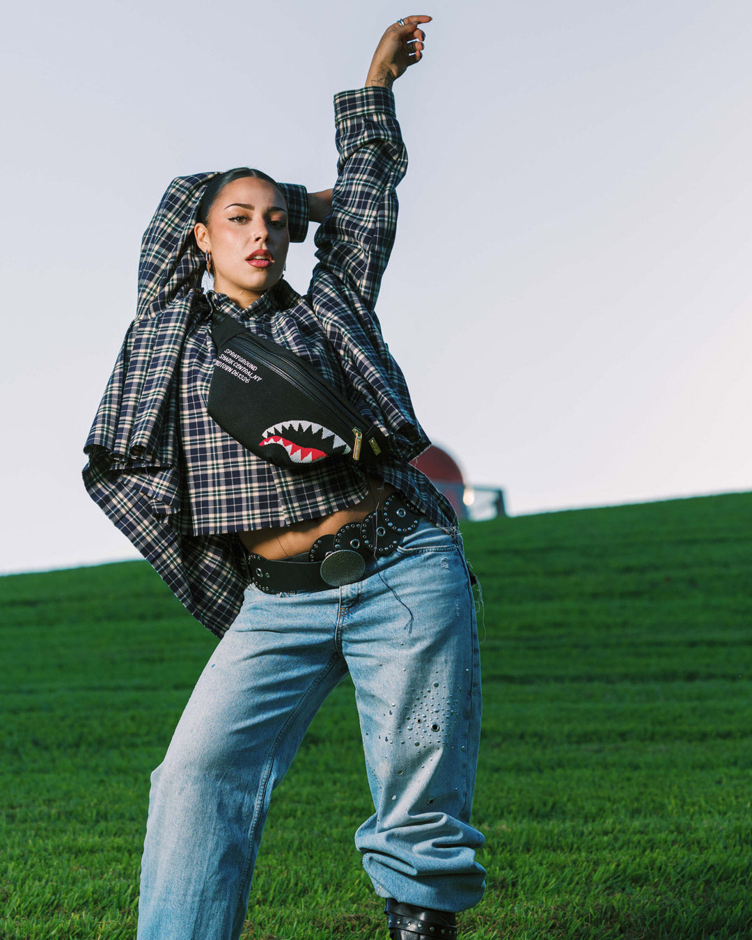 SHARK CENTRAL AEROFLEX SAVVY CROSSBODY