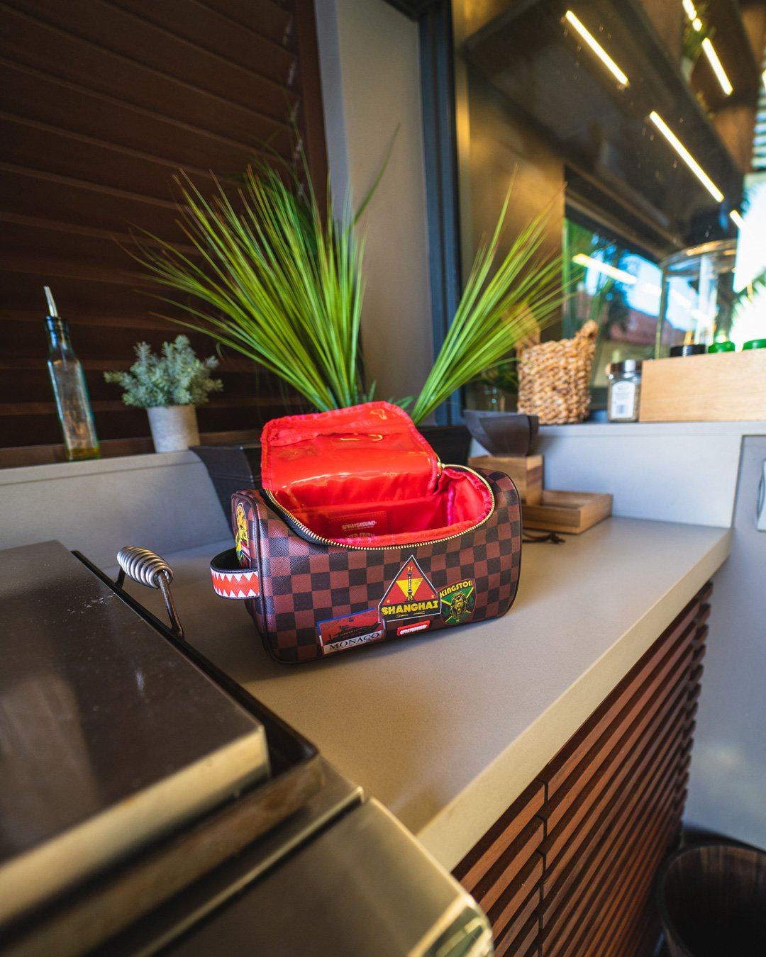 GLOBAL MOGUL TOILETRY BAG