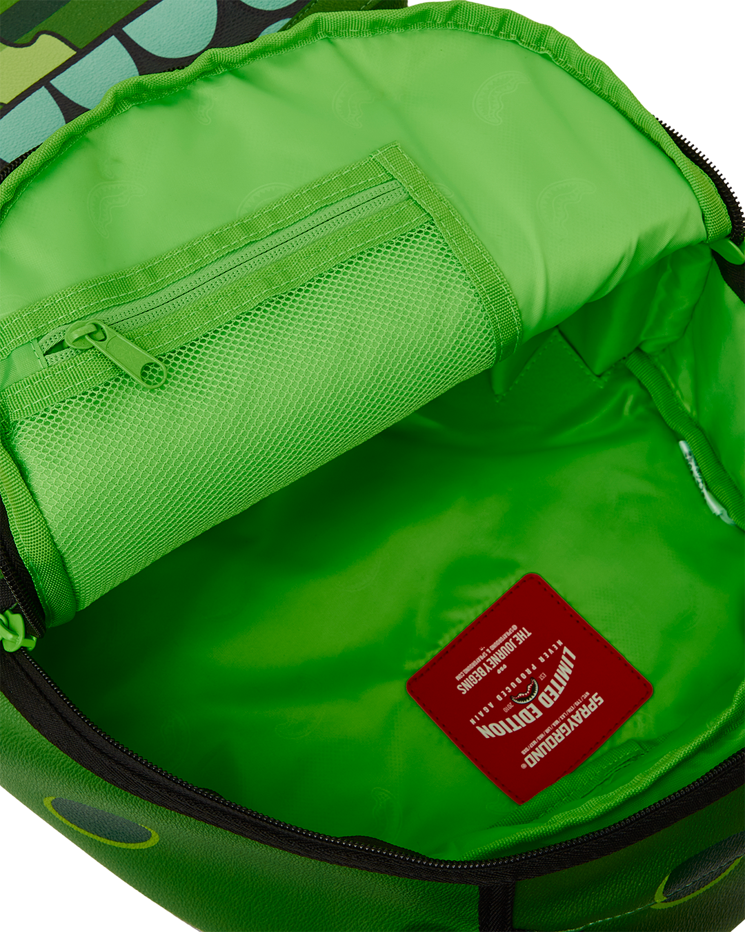 RICK & MORTY PICKLE SHARKBITE BACKPACK (DLXV)