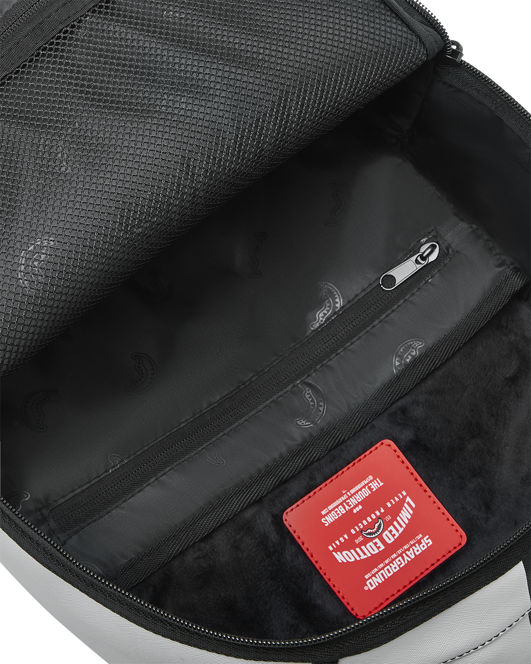 SHARK CENTRAL SPLIT BACKPACK BLK/WHT (DLXV)