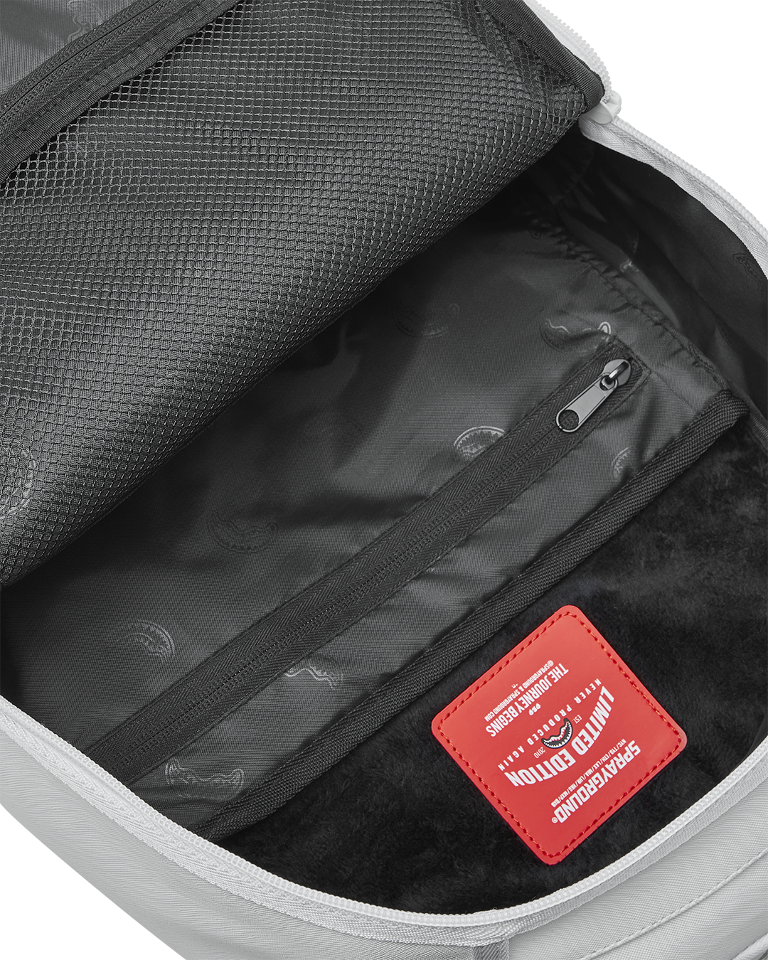 SHARK CENTRAL BACKPACK WHT/WHT (DLXV)