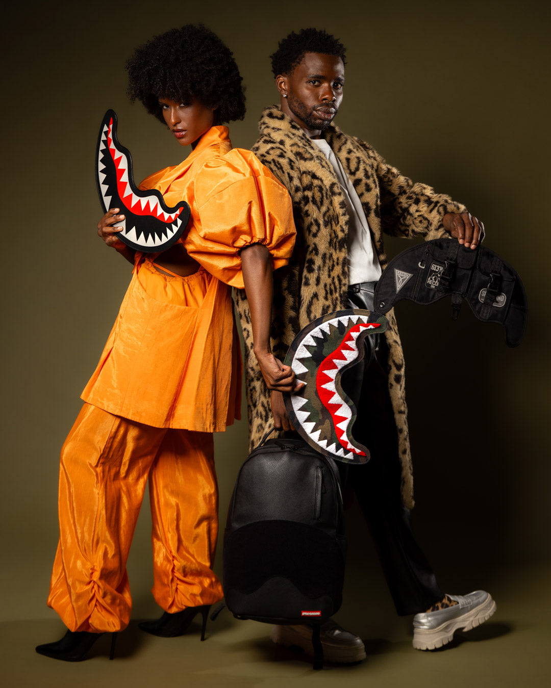 VELCRO SHARK - 3 INTERCHANGEABLE SHARKS BACKPACK (DLXV)