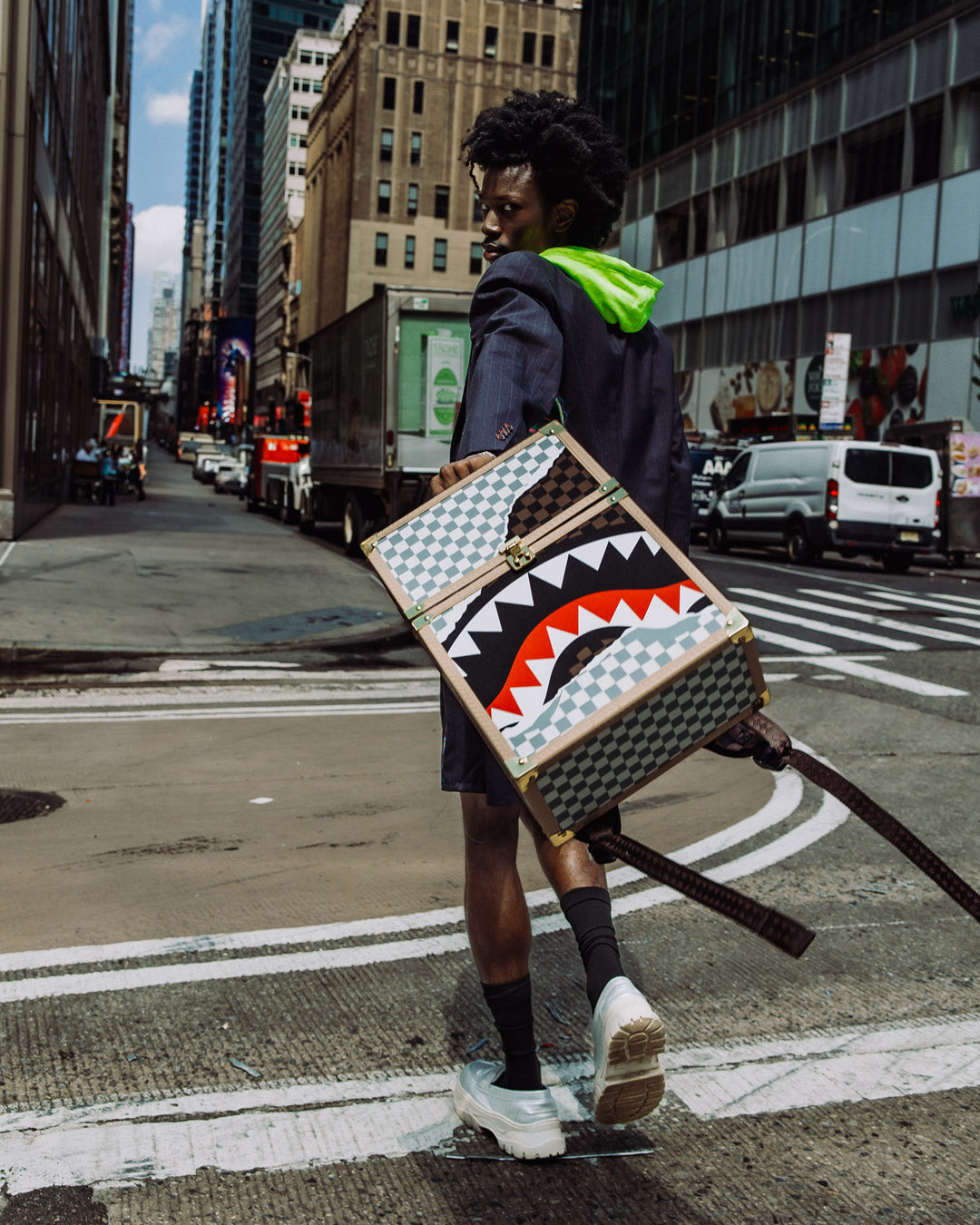 UNSTOPPABLE ENDEAVORS II CHATURANGA SHARK 1900 BACKPACK