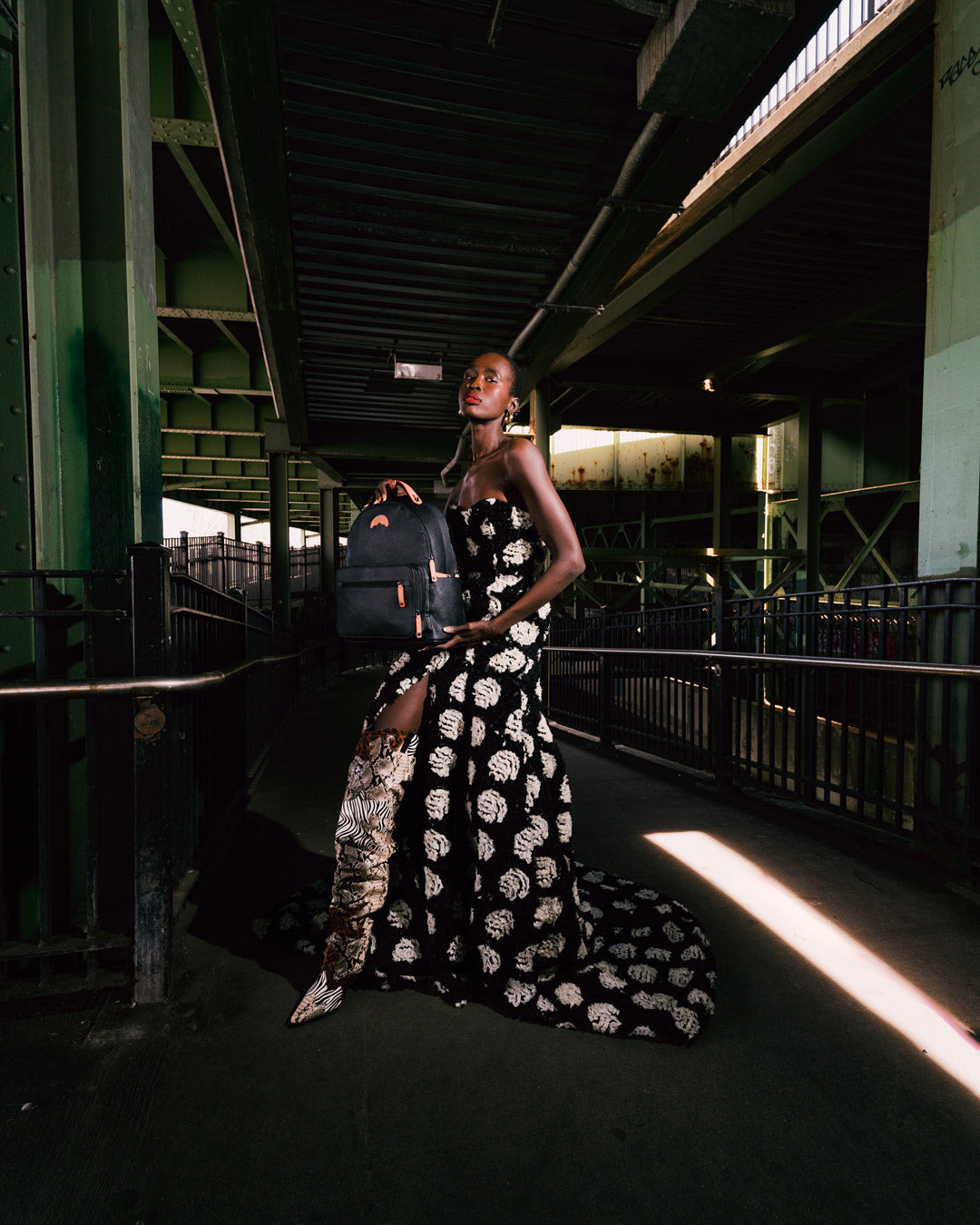 GRAND TOURER CHATEAU BACKPACK