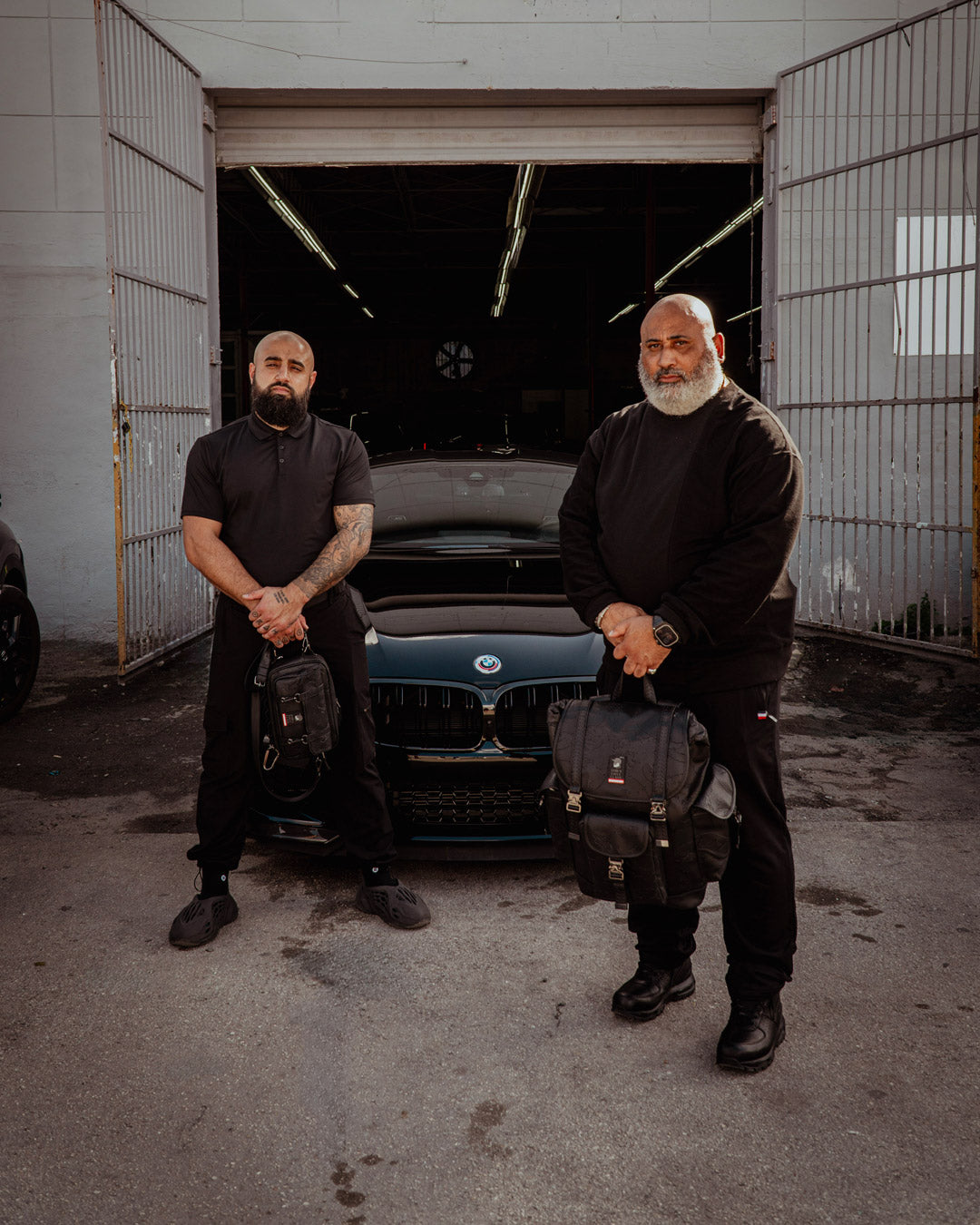 JAMES FIRST CLASS TYCOON TRAVELER CROSSBODY