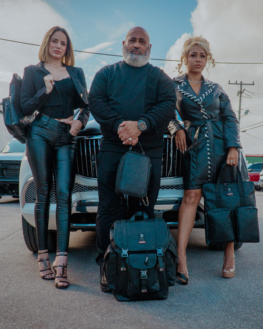 JAMES FIRST CLASS TYCOON TRAVELER CROSSBODY