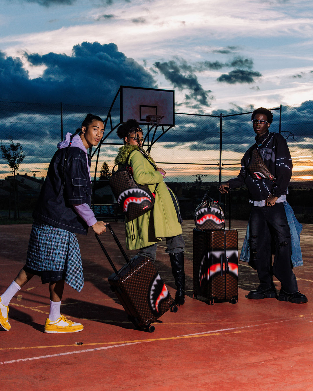 SHARKS IN PARIS BLUR EFFECT SAVVY CROSSBODY