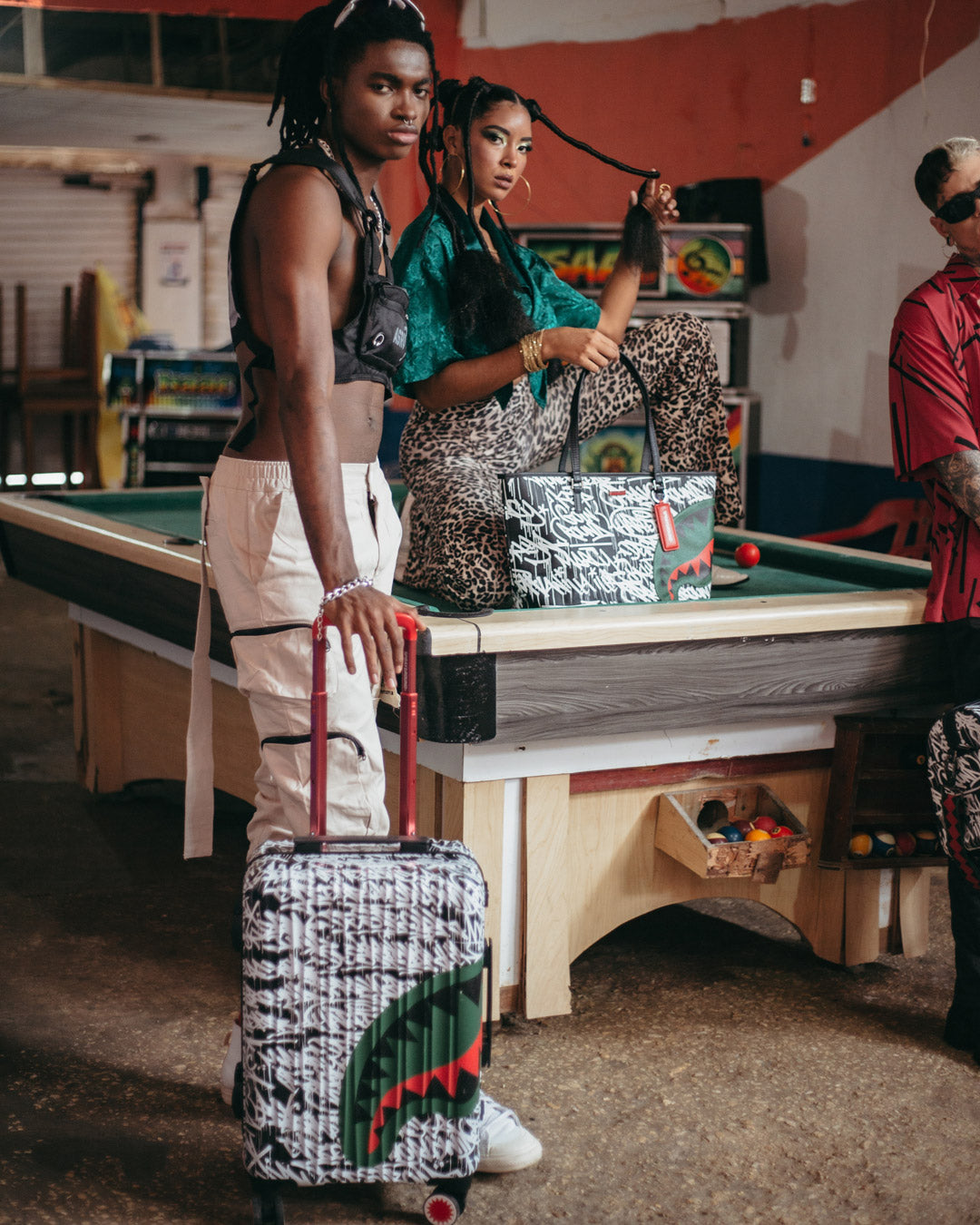 NIGHT NIGHT SHARKNAUTICS HARDSHELL CARRY-ON LUGGAGE