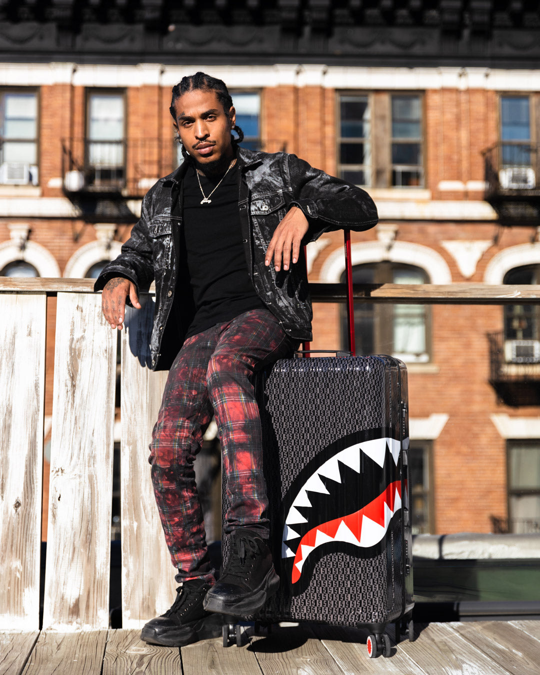 SPRAYGATTI REVV SHARKNAUTICS HARDSHELL FULL-SIZE LUGGAGE