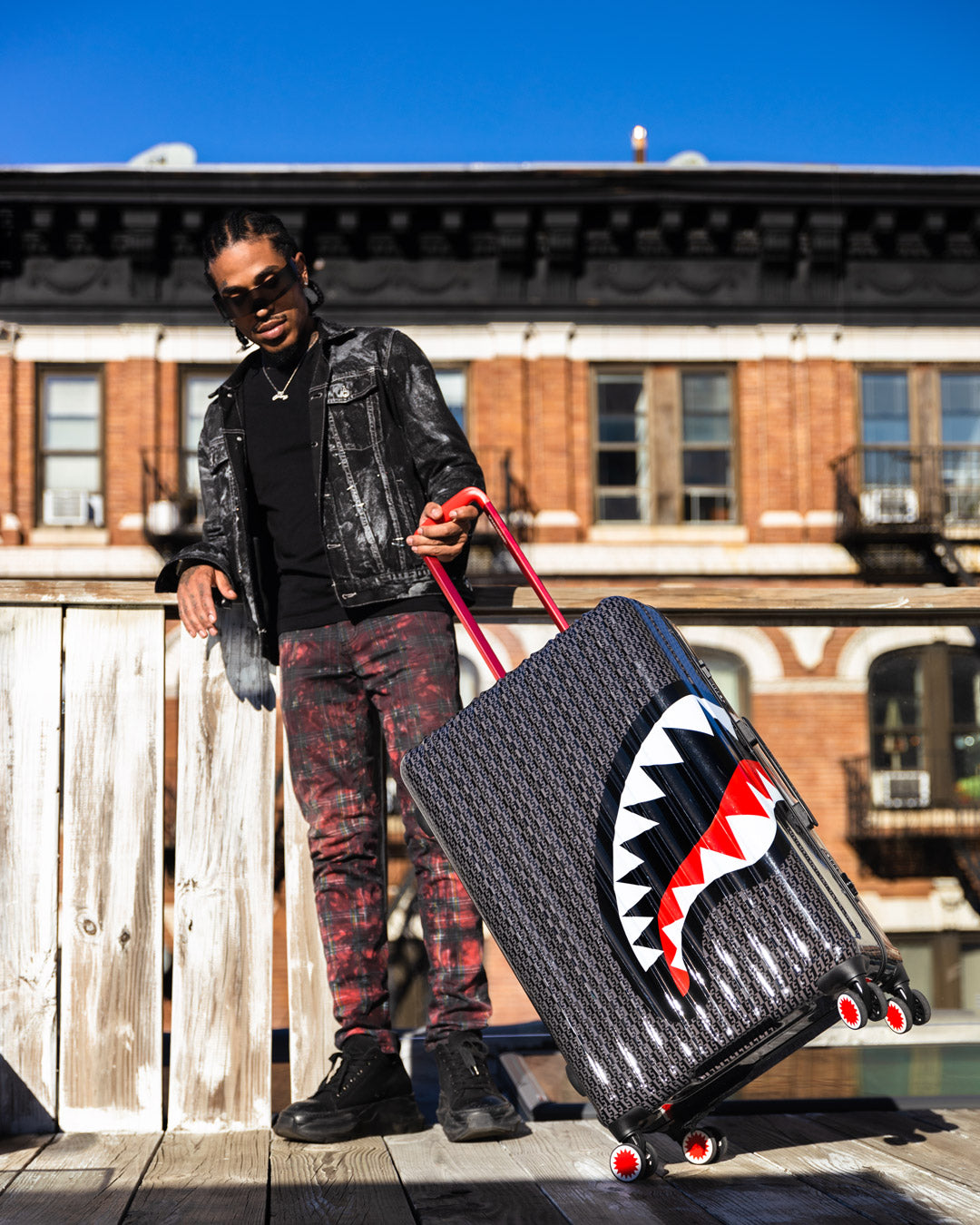 SPRAYGATTI REVV SHARKNAUTICS HARDSHELL FULL-SIZE LUGGAGE