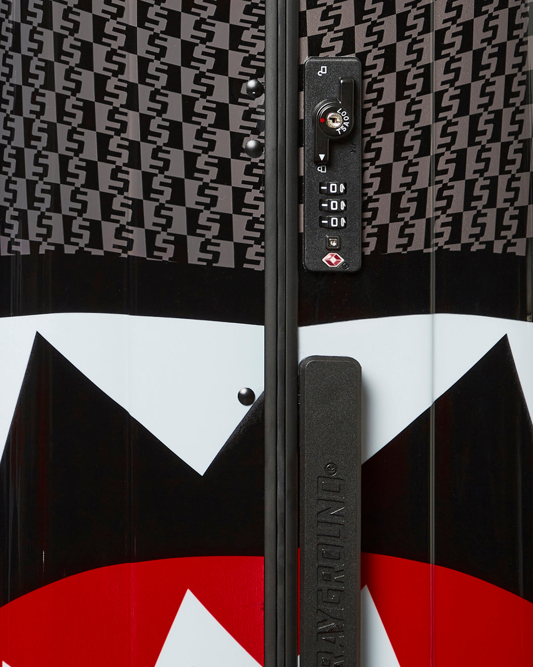 SPRAYGATTI REVV SHARKNAUTICS HARDSHELL FULL-SIZE LUGGAGE