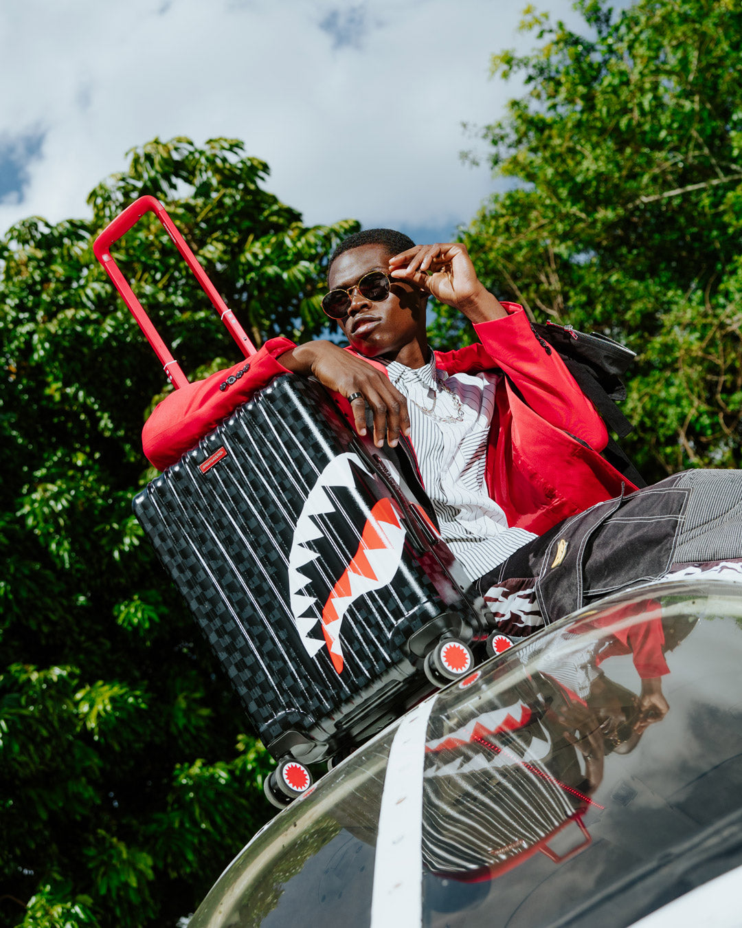 ATOMIC VAPOR SHARKNAUTICS HARDSHELL CARRY-ON LUGGAGE