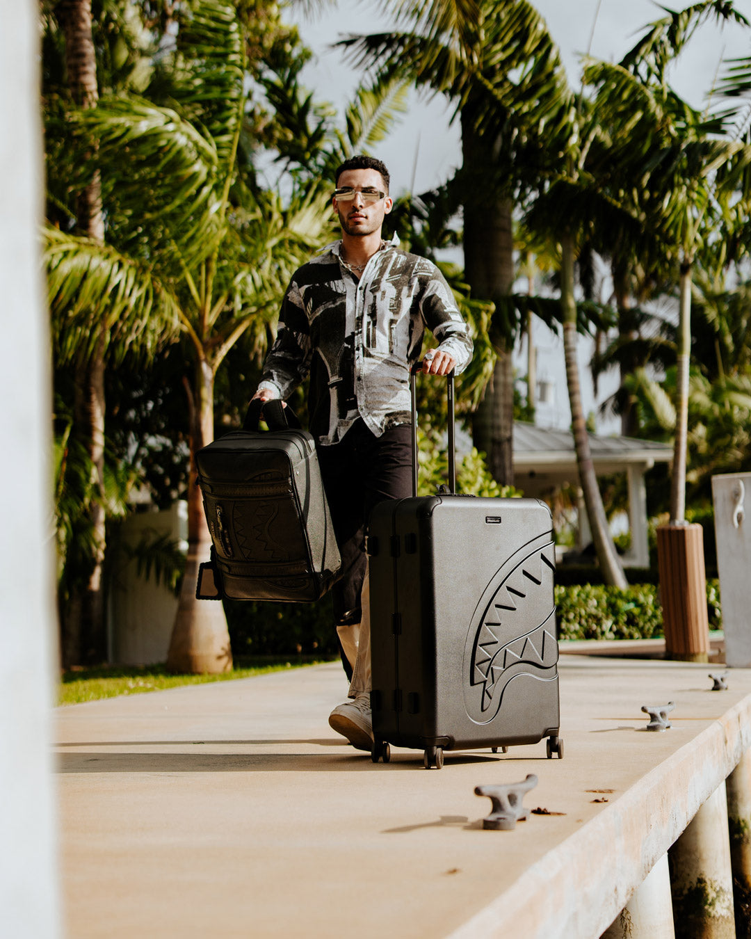 REALITY CHECK SHARKITECTURE FULL-SIZE JETBLACK LUGGAGE (GUNMETAL HARDWARE)