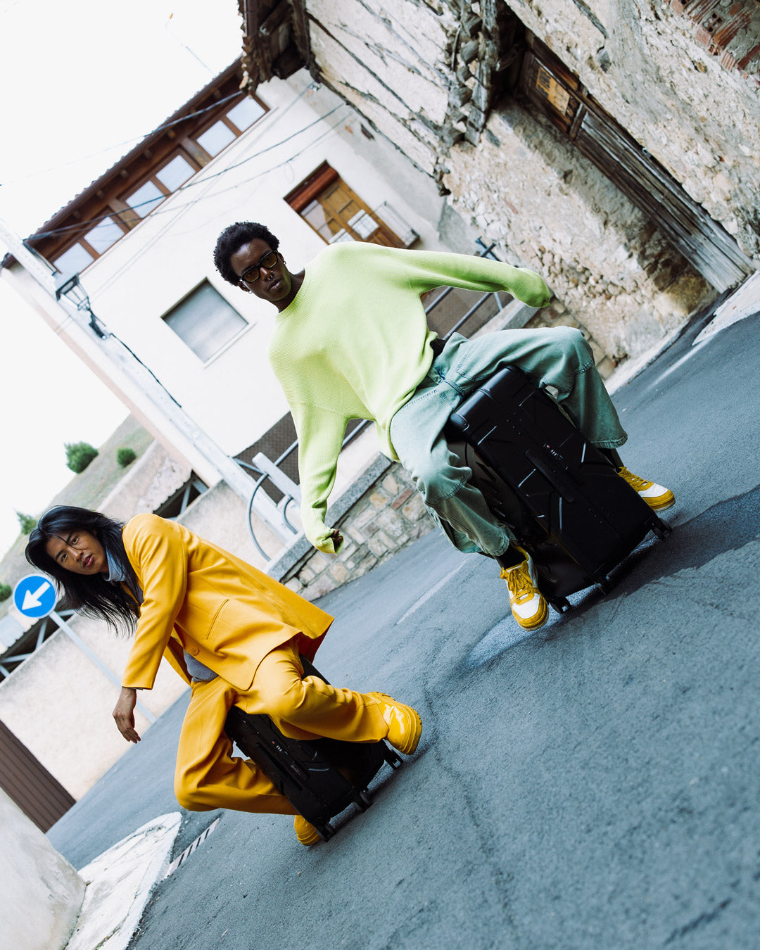 NIGHTSHARKS WORLDWIDE SHARKITECTURE CARRY-ON LUGGAGE