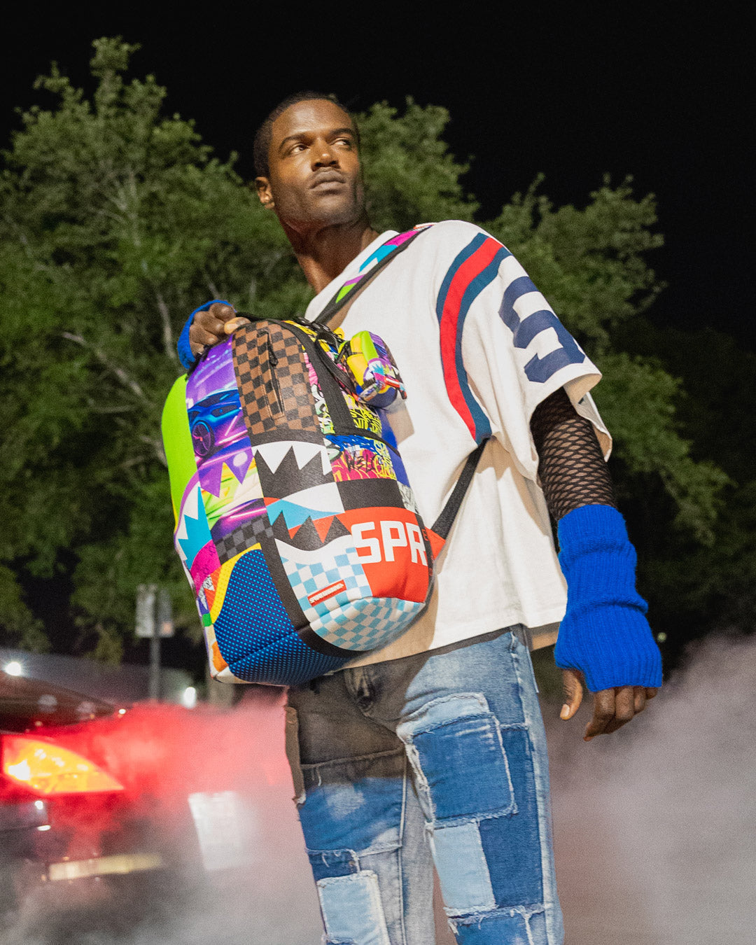 SHARK MASTERPIECES BACKPACK KEYCHAIN