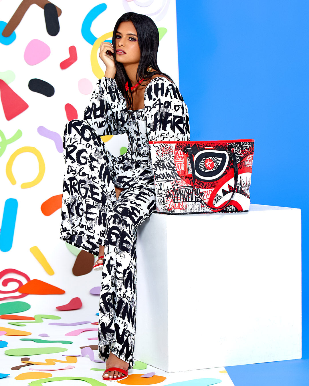 MYSTERIOUS MASTERMIND TOTE