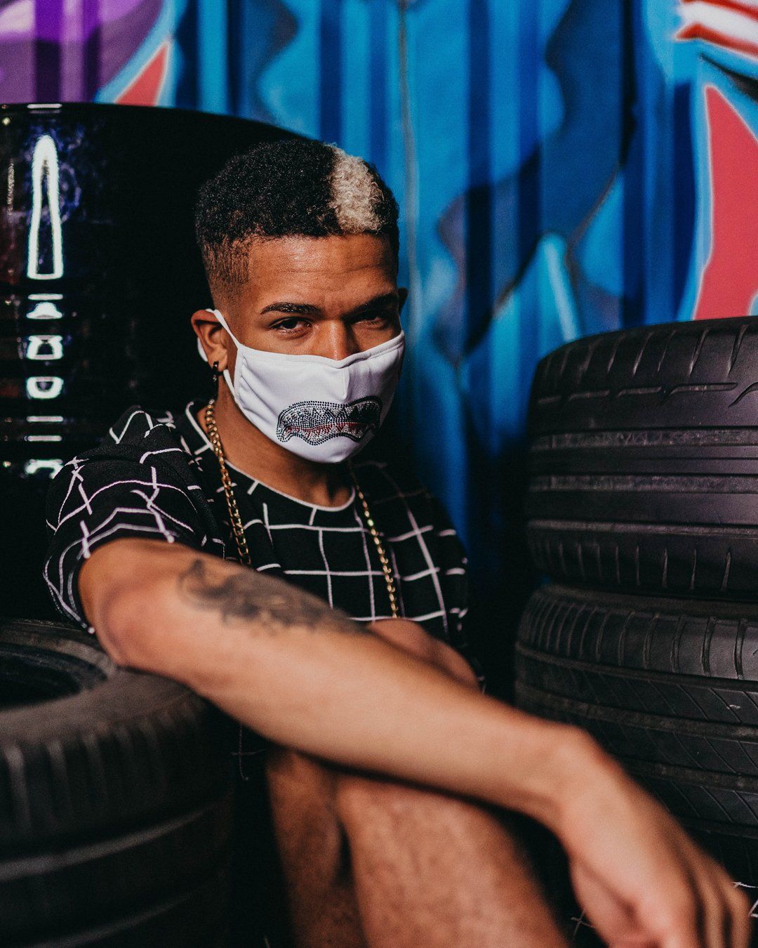 TRINITY DIAMOND SHARK (WHT) POLYESTER FACE MASK