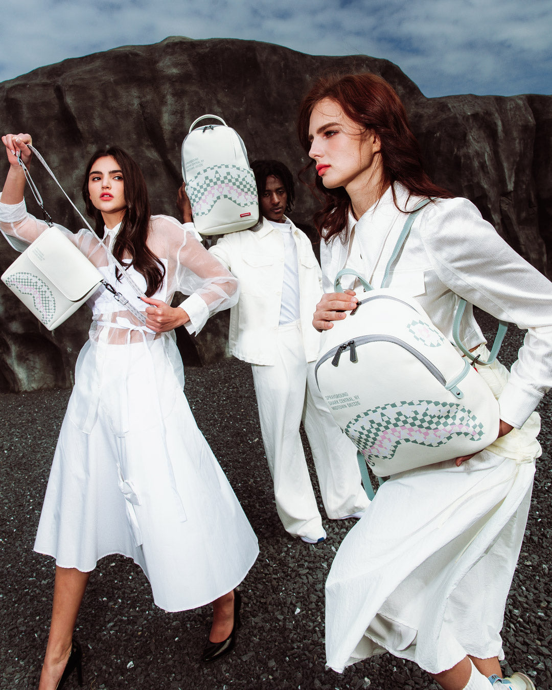 SHARK CENTRAL DYNAMIC SAVVY CROSSBODY