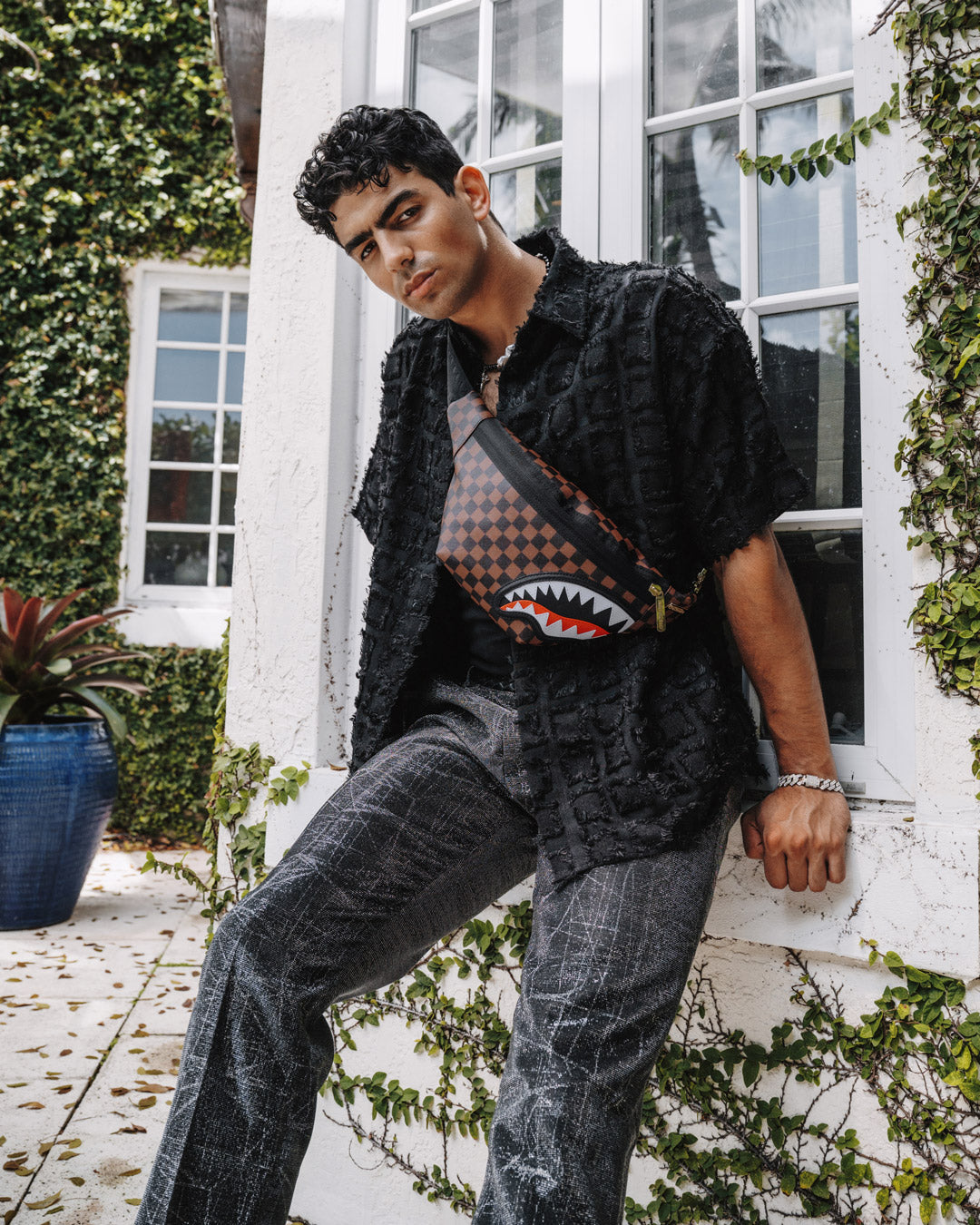 SAWTOOTH SHARKS IN PARIS SAVVY CROSSBODY