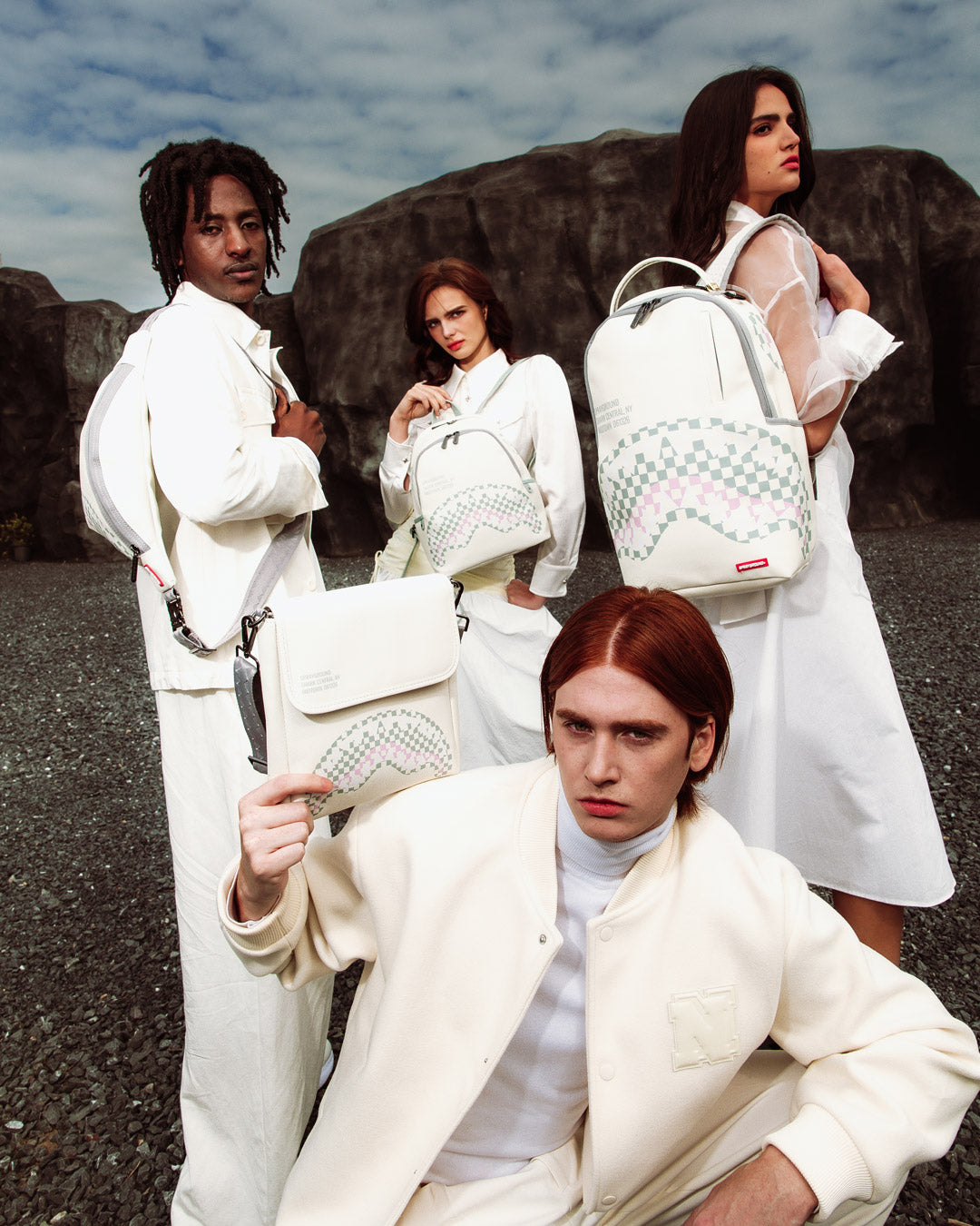 SHARK CENTRAL DYNAMIC SAVVY CROSSBODY