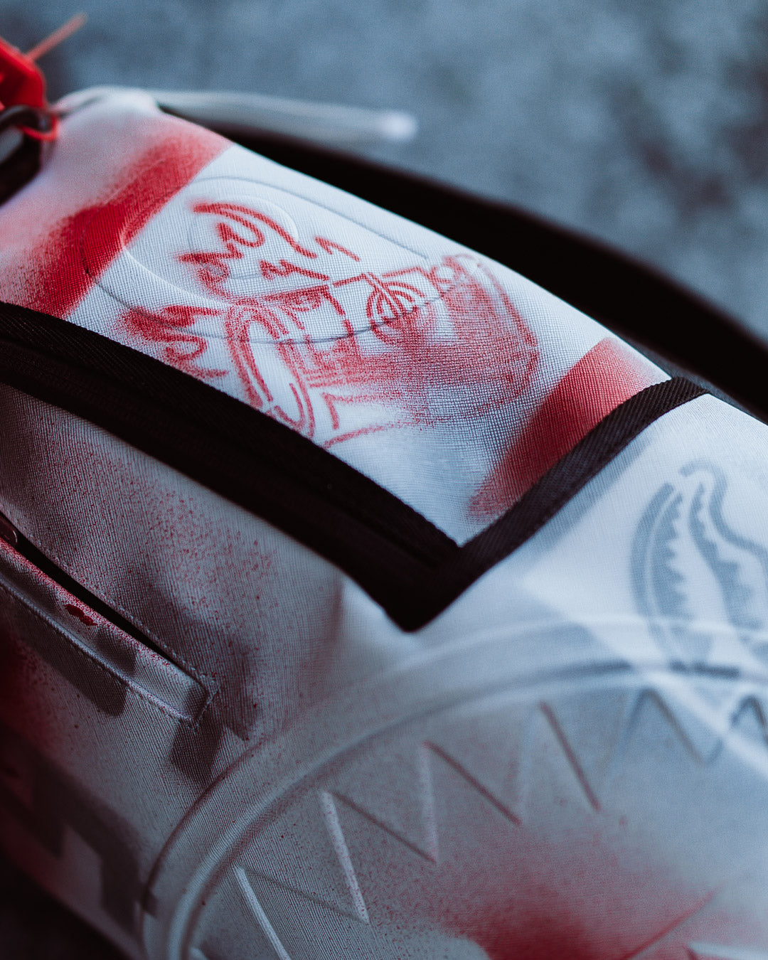 GRAFFITI ARTIST - DESIGN YOUR OWN BACKPACK - 9 STENCILS INCLUDED