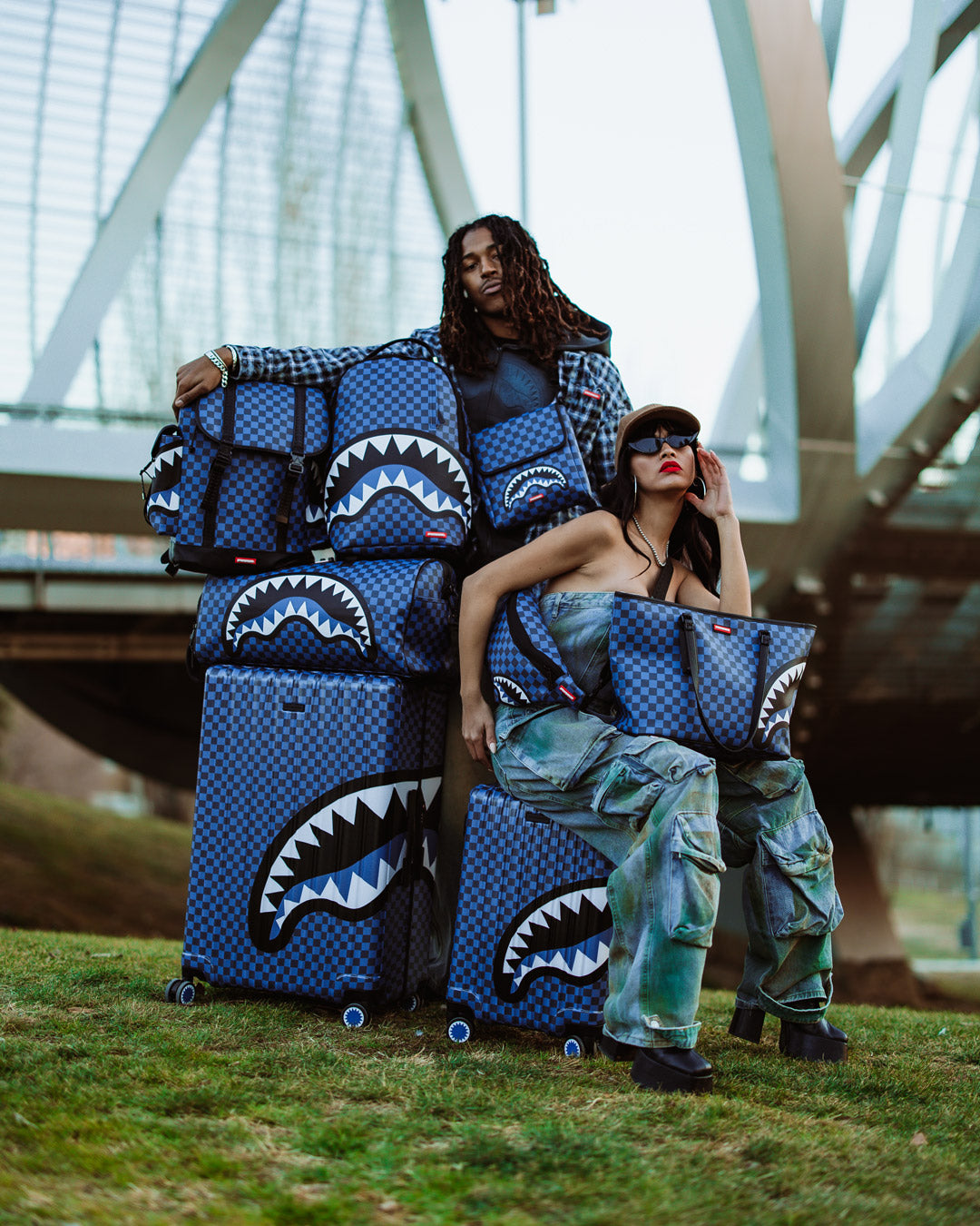 MIDNIGHT MAGIC SHARKS IN PARIS HARD SHELL CARRY-ON LUGGAGE