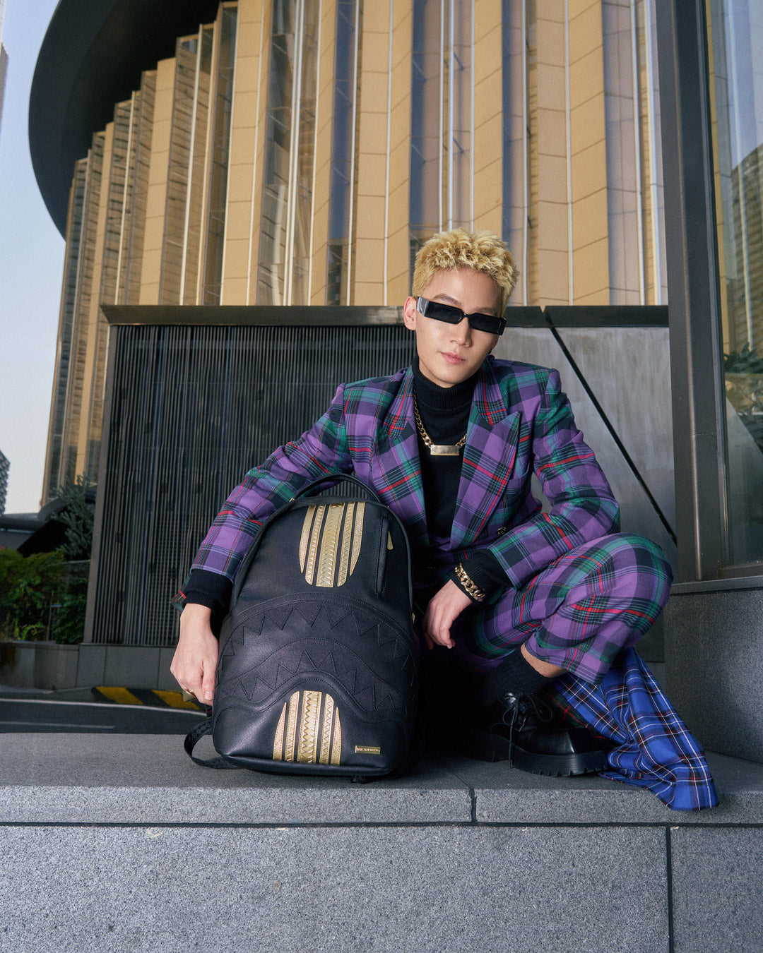 GOLD AND BLACK RACING STRIPES BACKPACK