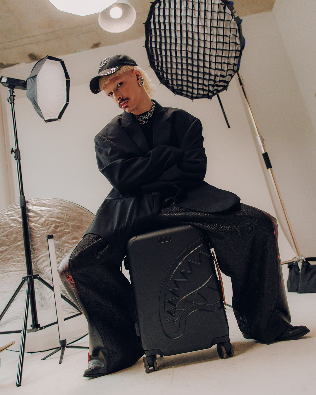 HENNY JETSTREAM SHARKITECTURE CARRY-ON LUGGAGE