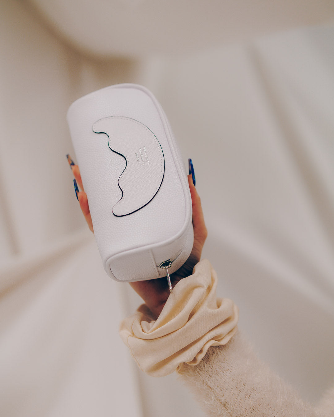 THE HEADQUARTERS - REFLECTION POUCH