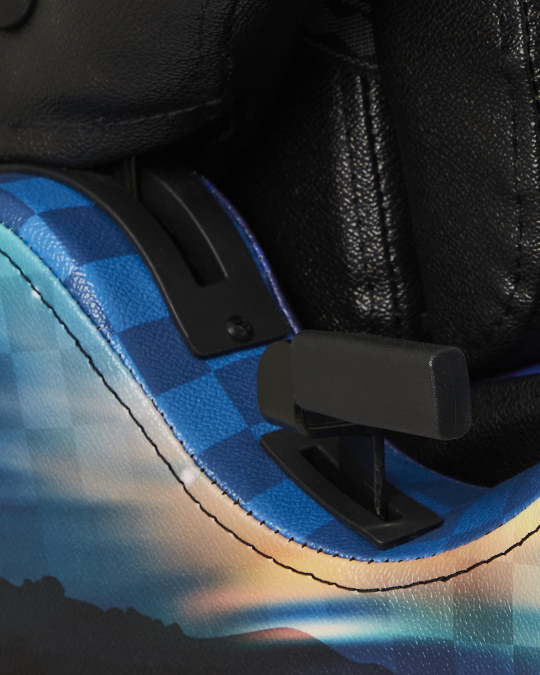 LATE ONE NIGHT GAMING CHAIR