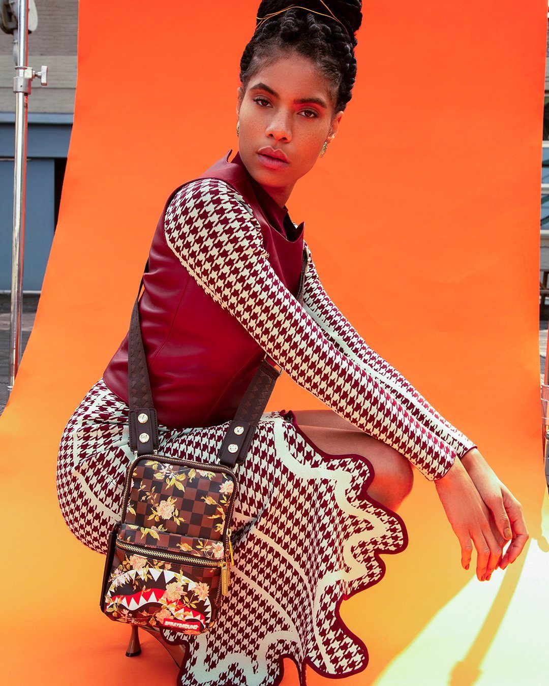 SHARKFLOWER CROSSBODY SLING