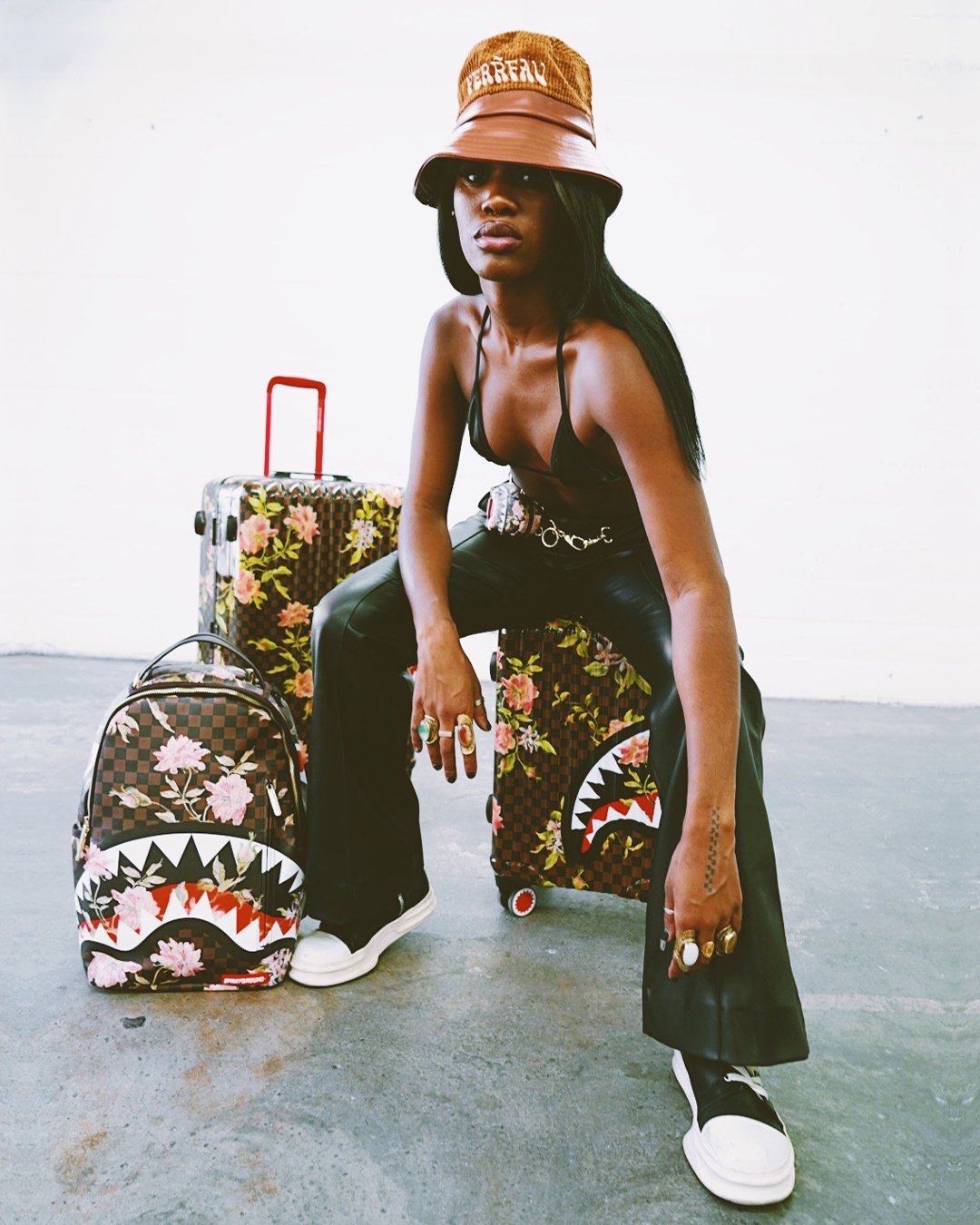 SHARKFLOWER 21.5” CARRY-ON SHARKNAUTICS LUGGAGE